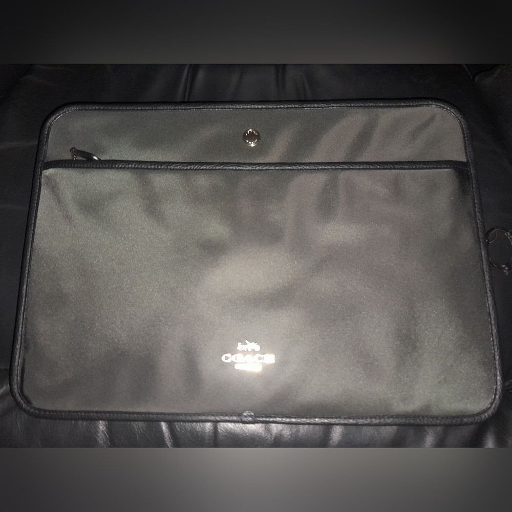 New Coach Ellis Lap Top Sleeve In Black/Gold (Two Zipper Sleeve) NWT - Picture 4 of 10